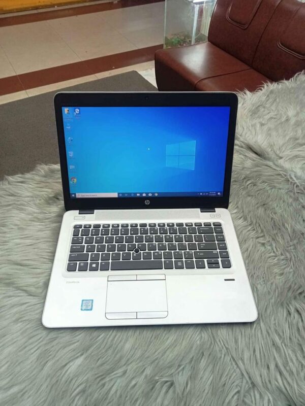 Hp Elitebook 840 g3 i5 6th gen 750/ 16 gb