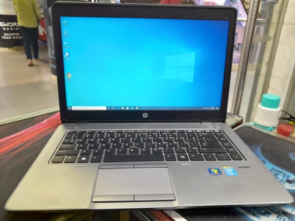 Hp Elitebook 840 g2 i5 5th gen 256 /8 gb